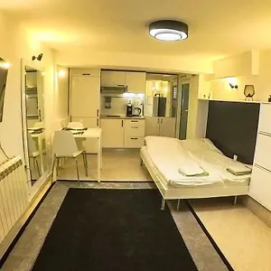  Apartment With Courtyard Just Steps Away Vitosha Str